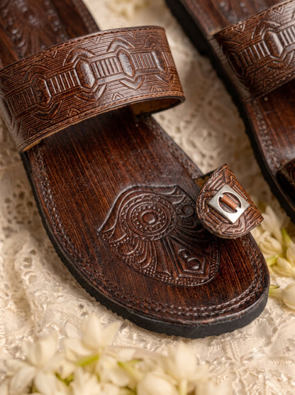 BROWN KOHLAPURIS