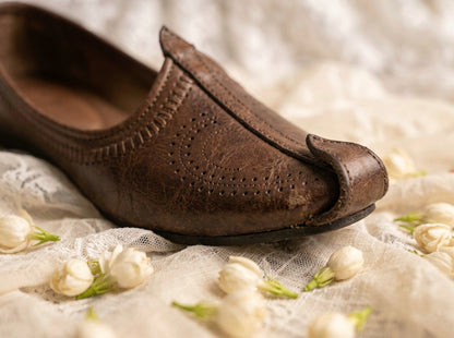 HANDCRAFTED BROWN MOJARI