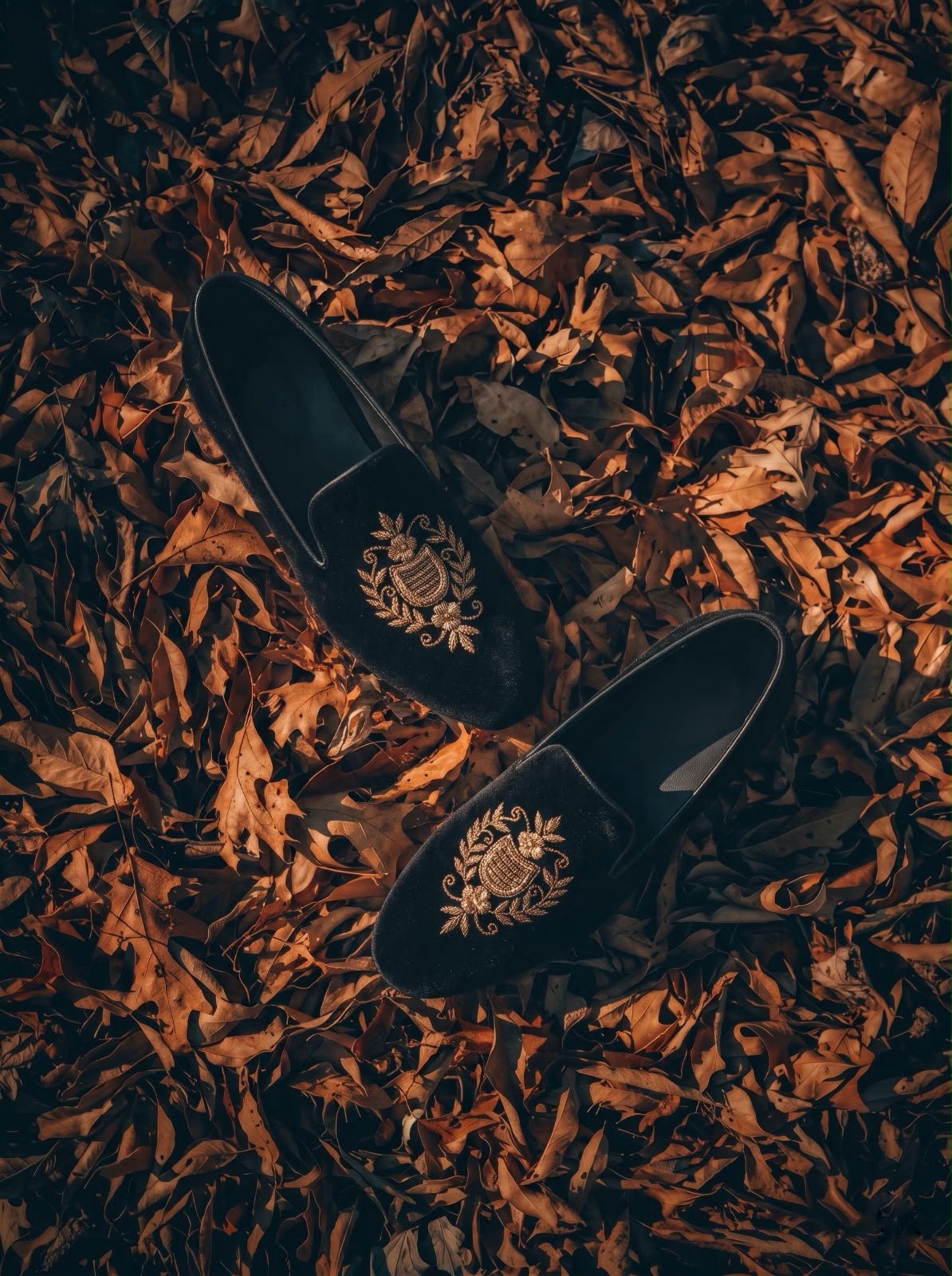 MIDNIGHT ZARI LOAFERS