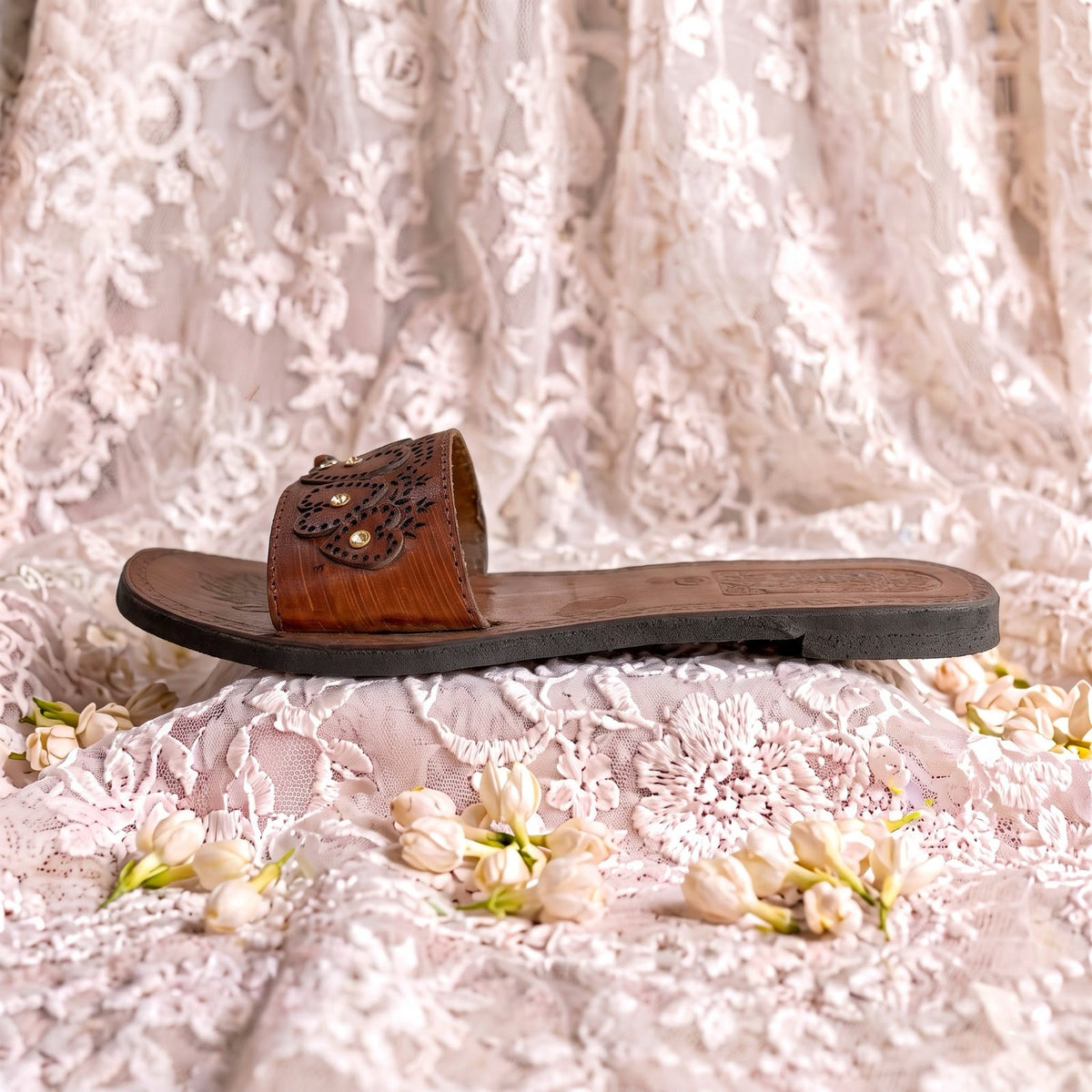 BROWN CAMEL SLIPPERS